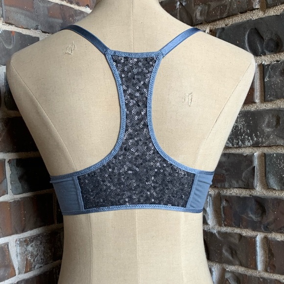 2 FOR $25 NWOT Victoria's Secret Bra Grey Sequin Front Clasp - 32C - Picture 3 of 6